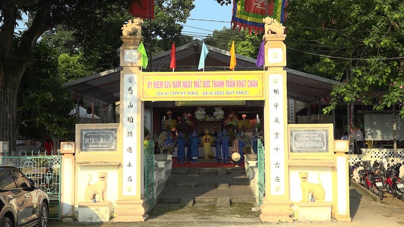 Commémoration du 624e anniversaire de la mort du saint Tran Khat Chan