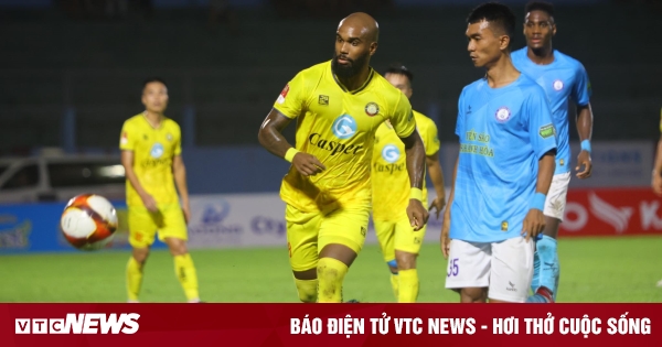 Đánh bại CLB Khánh Hoà, CLB Thanh Hoá vươn lên vị trí nhì bảng V.League