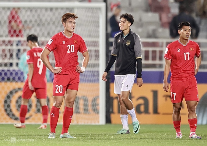 Bui Hoang Viet Anh (n.° 20) se mostró decepcionado cuando Vietnam perdió 0-1 ante Indonesia en el segundo partido del Grupo D de la Copa Asiática 2023. Foto: Lam Thoa