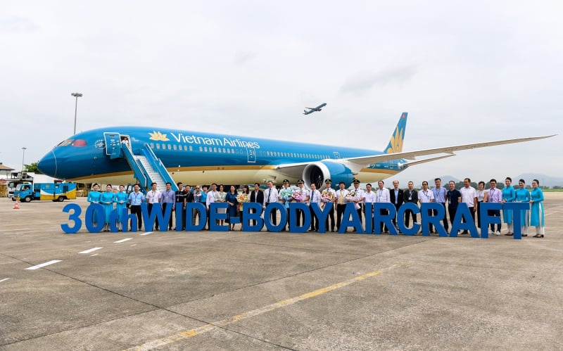 Vietnam Airlines đón “siêu máy bay thân rộng” Boeing 787-10