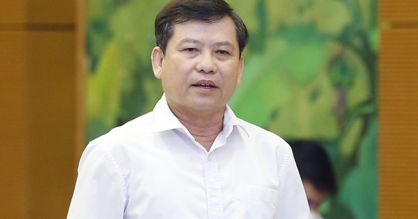 Portrait of new member of the Secretariat Le Minh Tri