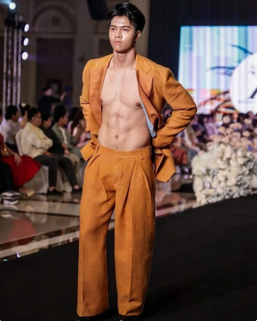 Mr World Lao3.jpeg