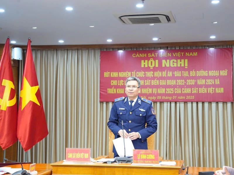 Vietnam Coast Guard training to improve foreign language skills