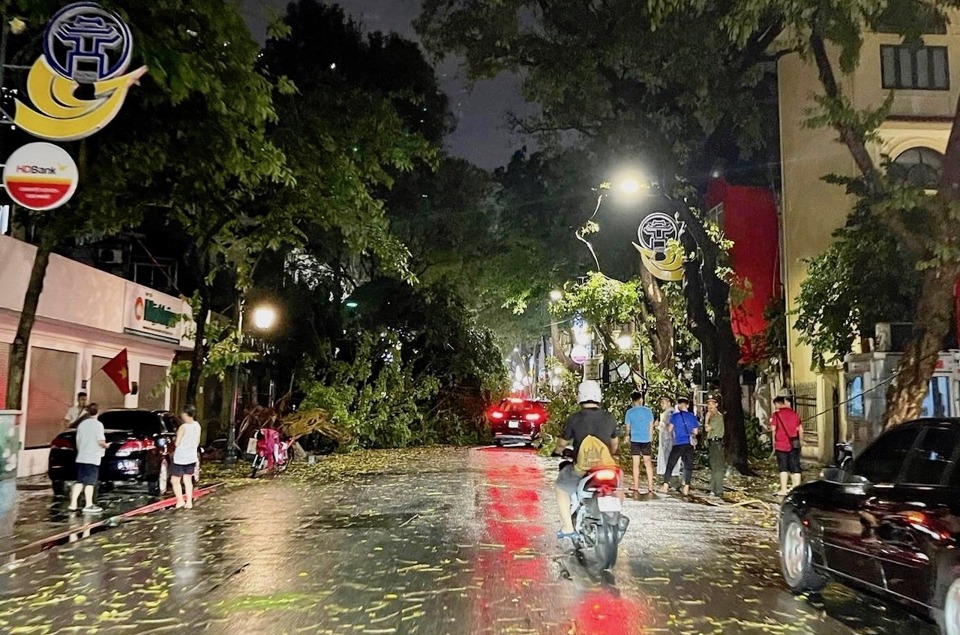 In vielen Provinzen und Städten (einschließlich Hanoi) kommt es weiterhin zu Gewittern.