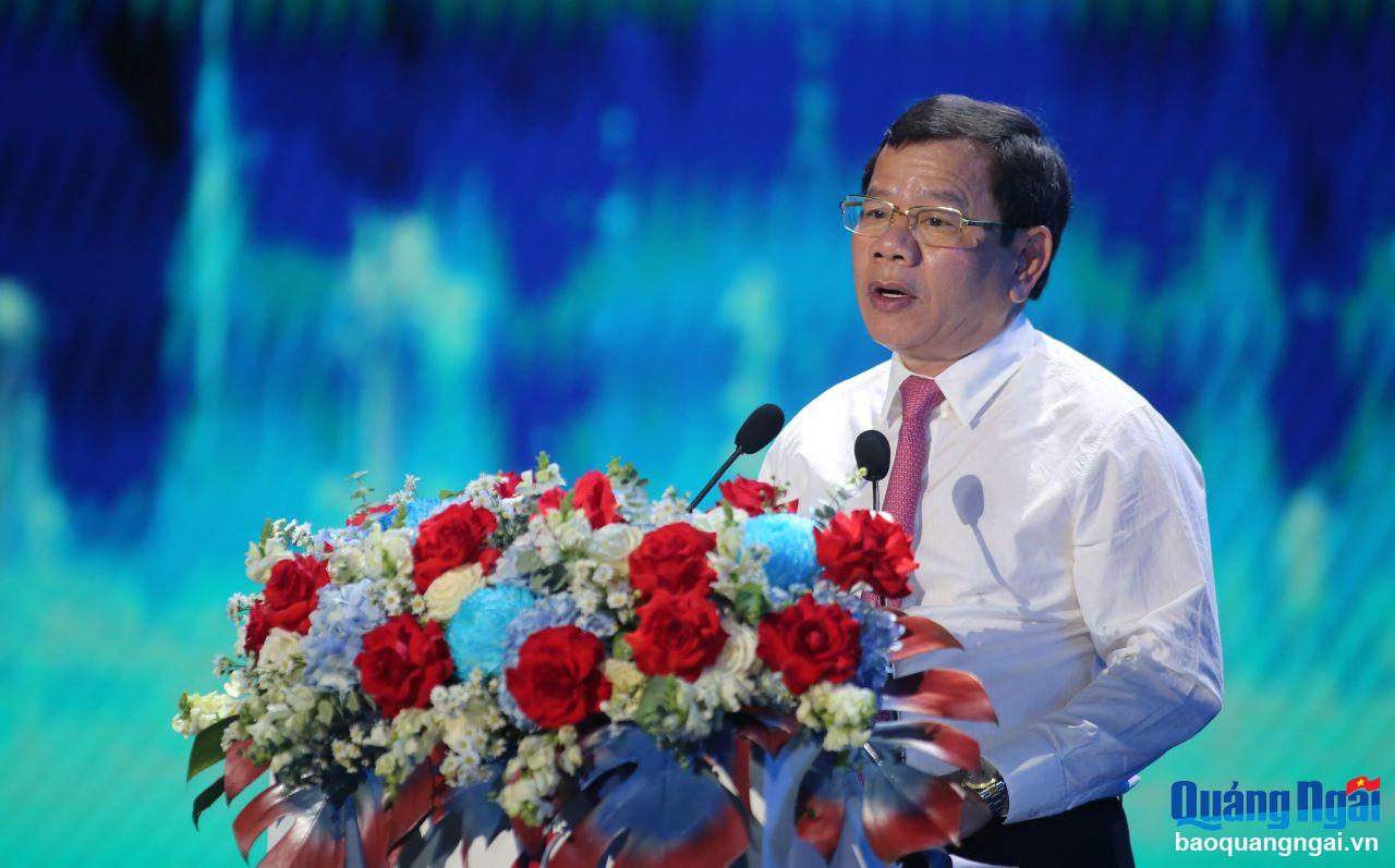 Chairman of the Provincial People's Committee Dang Van Minh spoke at the ceremony.