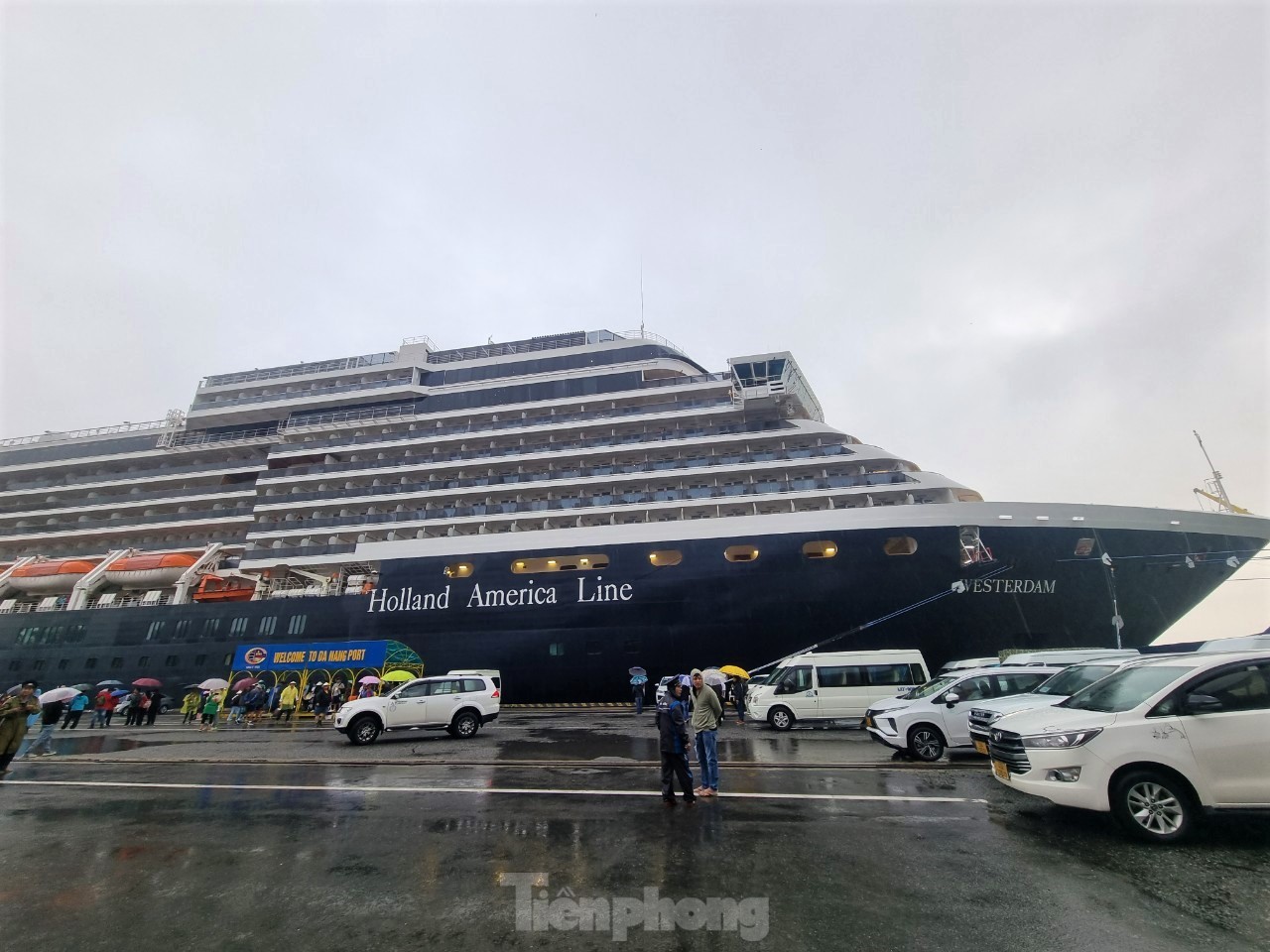 Primer plano de un crucero de 5 estrellas que trae 2.000 visitantes internacionales a Da Nang a principios del año nuevo. Foto 11