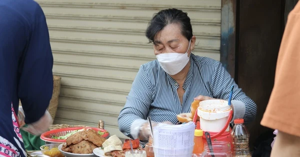 El dueño de una panadería de 32 años que vende pan a sólo 10.000 VND la barra en Ciudad Ho Chi Minh: “Quien sufre, también sufrirá”