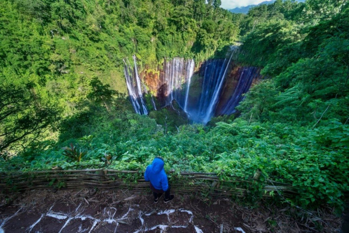 Atónito ante el milagro de la cascada más hermosa de Indonesia, foto 9.jpg