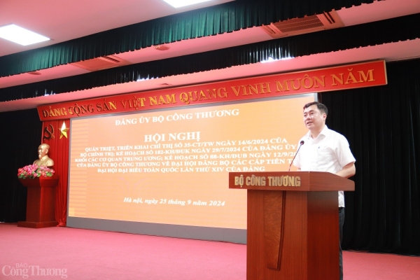 Deputy Minister Nguyen Sinh Nhat Tan outlined 5 tasks for affiliated Party organizations.