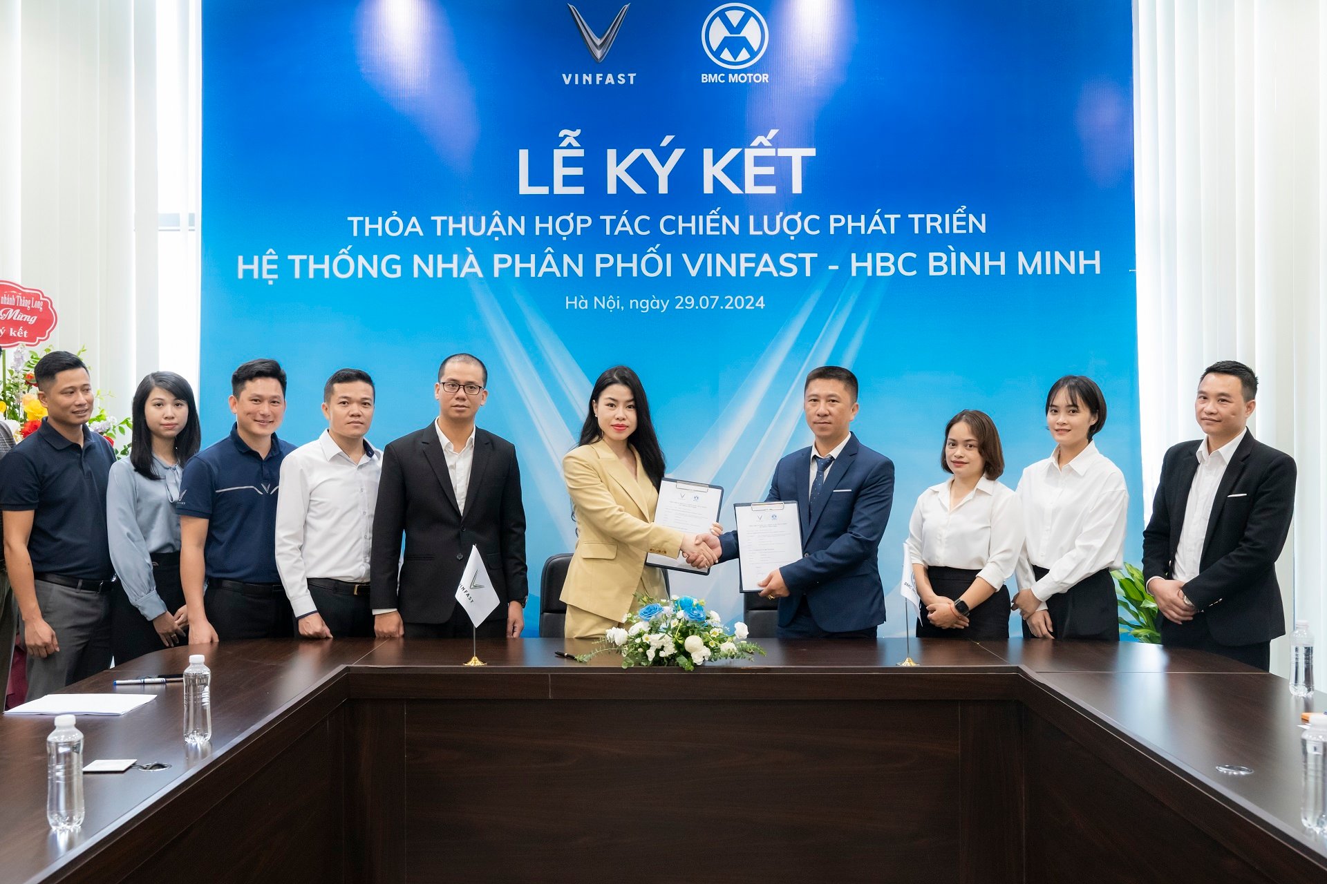 HBC Bình Minh làm nhà phân phối xe VinFast- Ảnh 1.