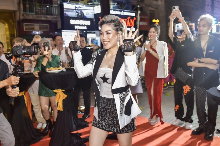 The opening event of Dung Tran Hair Group was attended by many familiar faces of the Vietnamese hair industry.