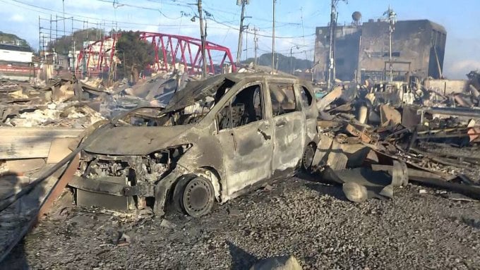 The ruins inside Wajima market. Photo: Livedoor News