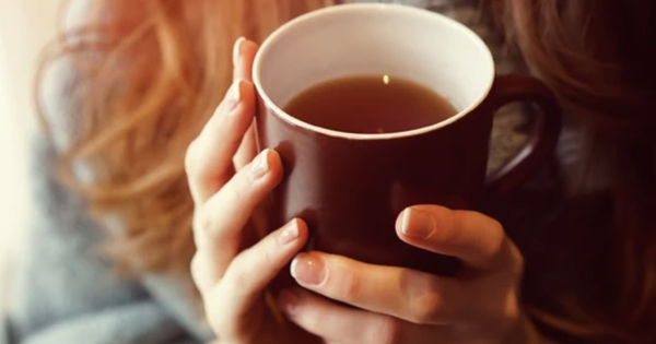 A familiar tea that helps reduce sore throat and cough that not everyone knows