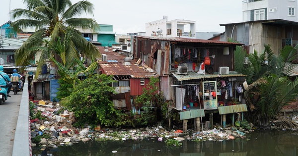 Classifying houses on canals and ditches to pilot social housing rental and purchase