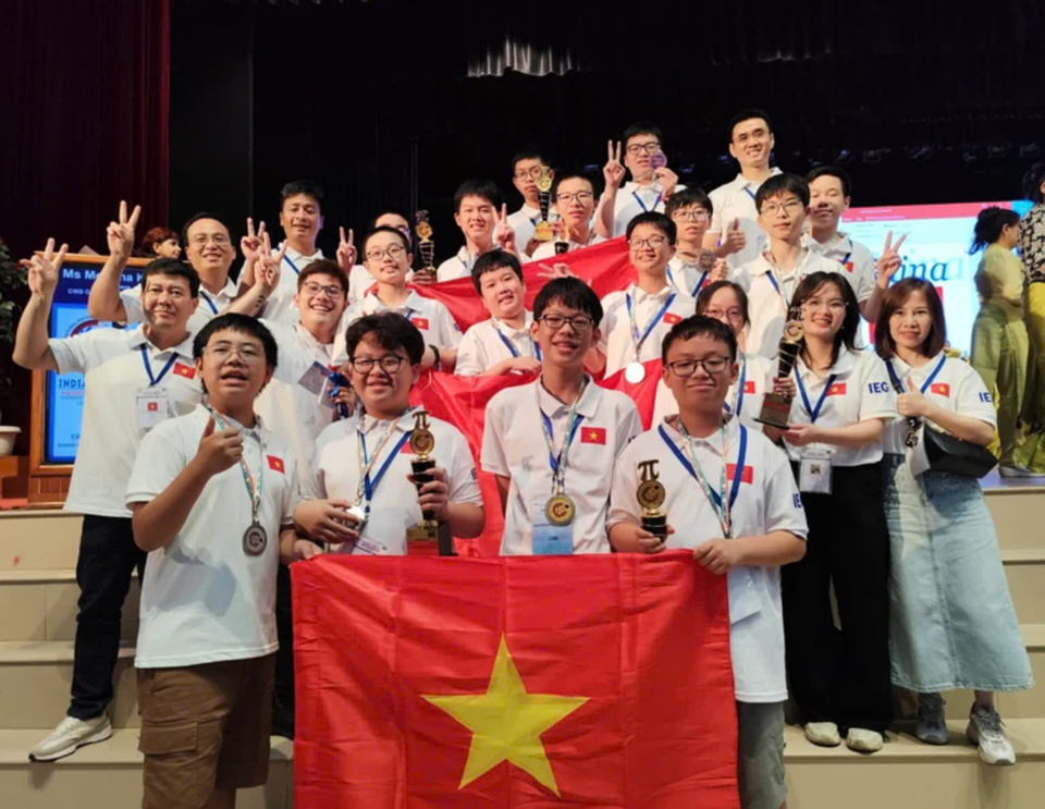 El equipo vietnamita logró excelentes resultados en la Olimpiada Internacional de Matemáticas Juveniles de 2024.