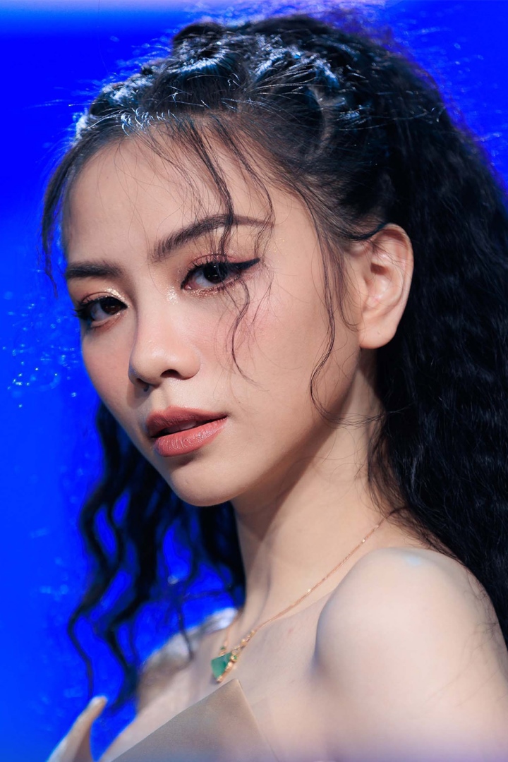 The female lead of 'Who is that person': Beautiful like a muse, is the granddaughter of Associate Professor Van Nhu Cuong - 2