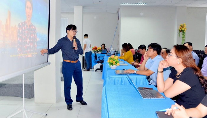 Kien Giang 저널리스트 협회, 저널리즘에 인공지능 기술 적용 훈련