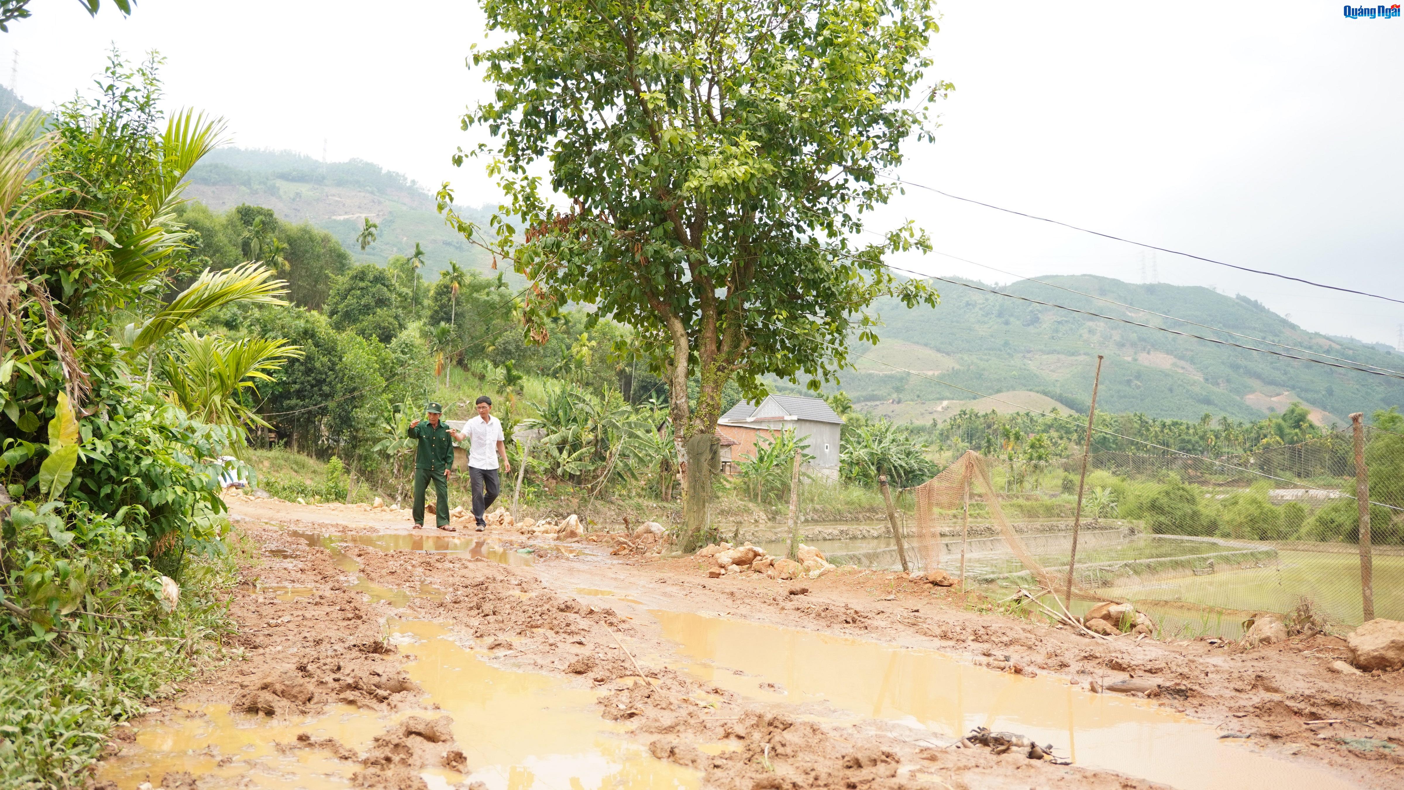 Lang Pho Road, where Mr. Duoi's family will donate land to start construction in May.