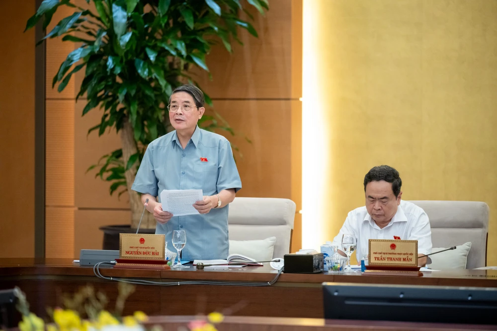 El vicepresidente de la Asamblea Nacional, Nguyen Duc Hai, presidió la reunión.