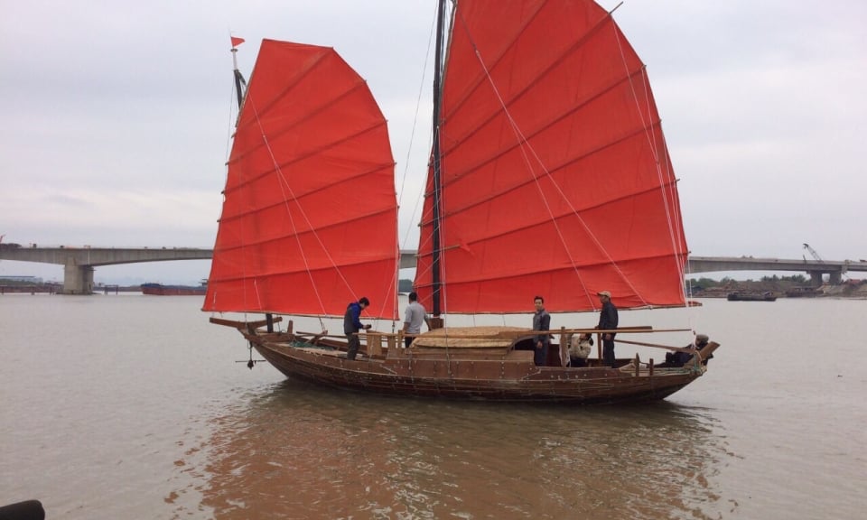 Batwing Sailing Ship Memorabilia Maker