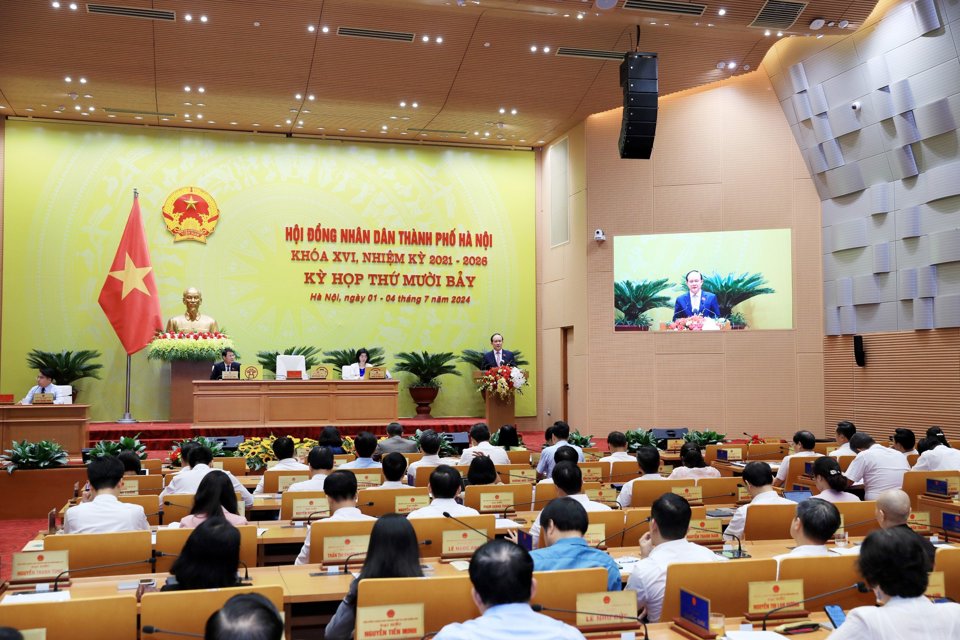 Scene of the 17th Session, Hanoi People's Council, term XVI