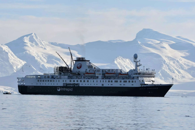 سفينة الرحلات البحرية في القارة القطبية الجنوبية Ocean Endeavour. الصورة: بيزنس إنسايدر