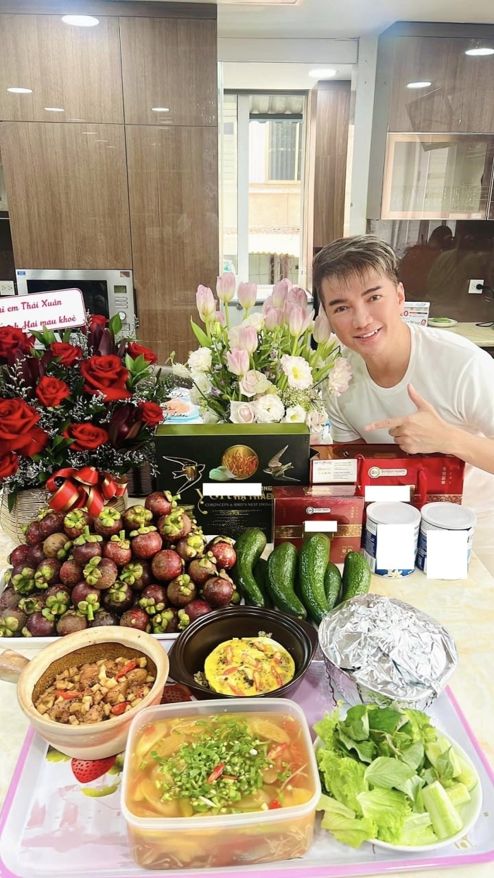 En convalescence chez lui, Dam Vinh Hung a dû « crier au ciel » et supplier le public pour cela - 2