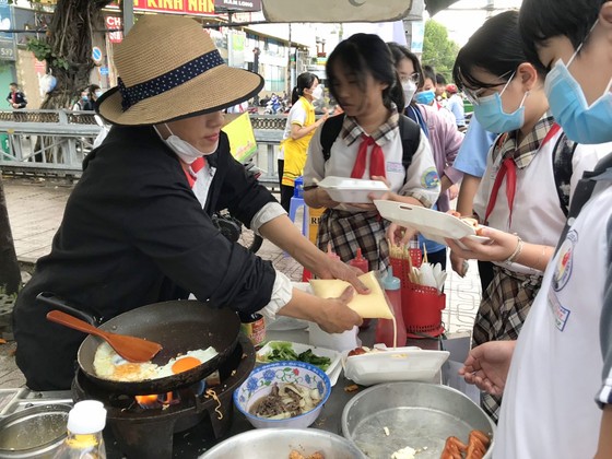 安全でない屋台の食べ物の写真1