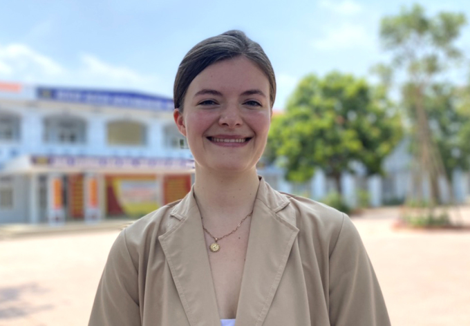 Kayla Kirby, profesora de inglés voluntaria estadounidense. Foto: Binh Minh