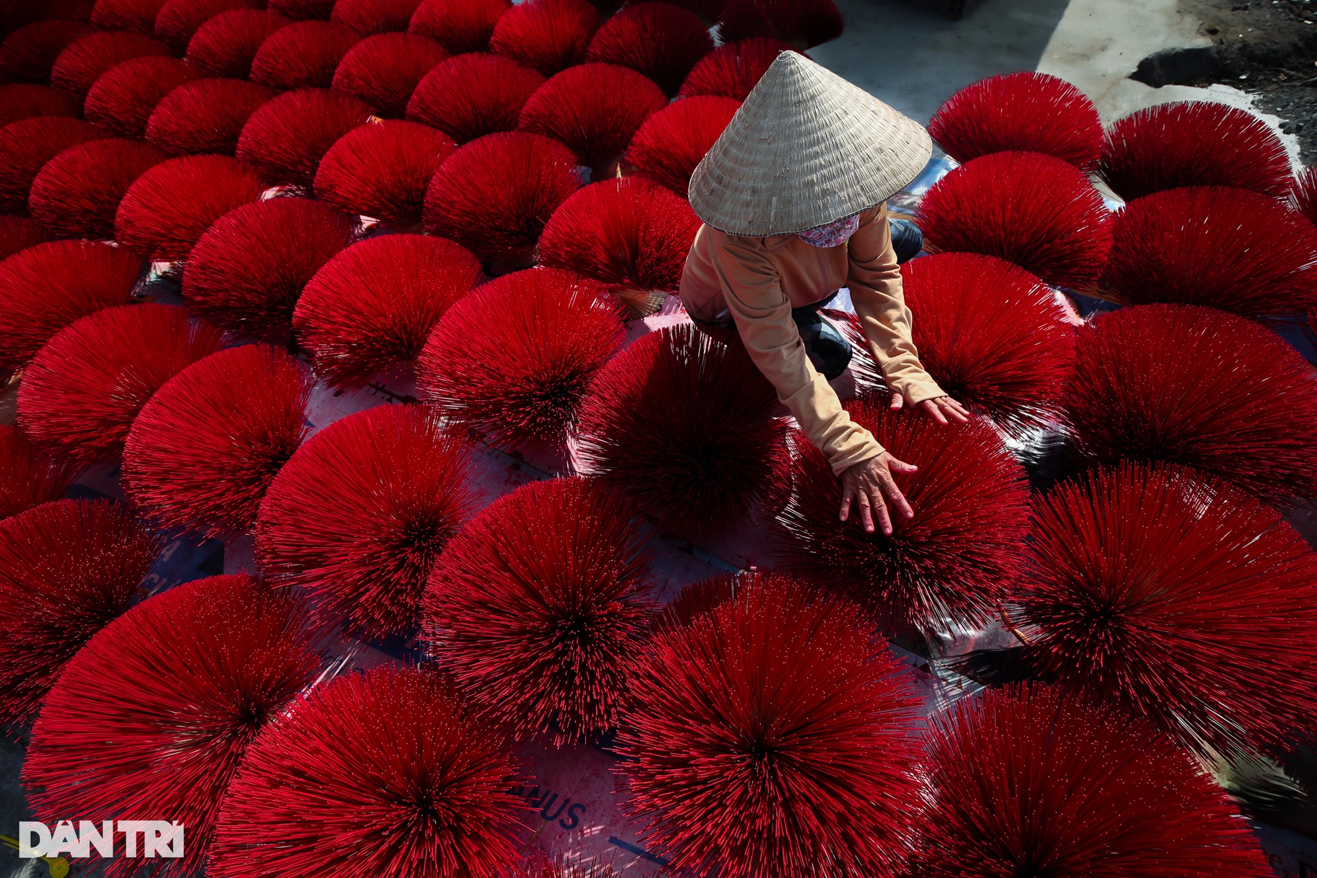 Hundred-year-old 'fragrant' village in Ho Chi Minh City is bustling during Tet