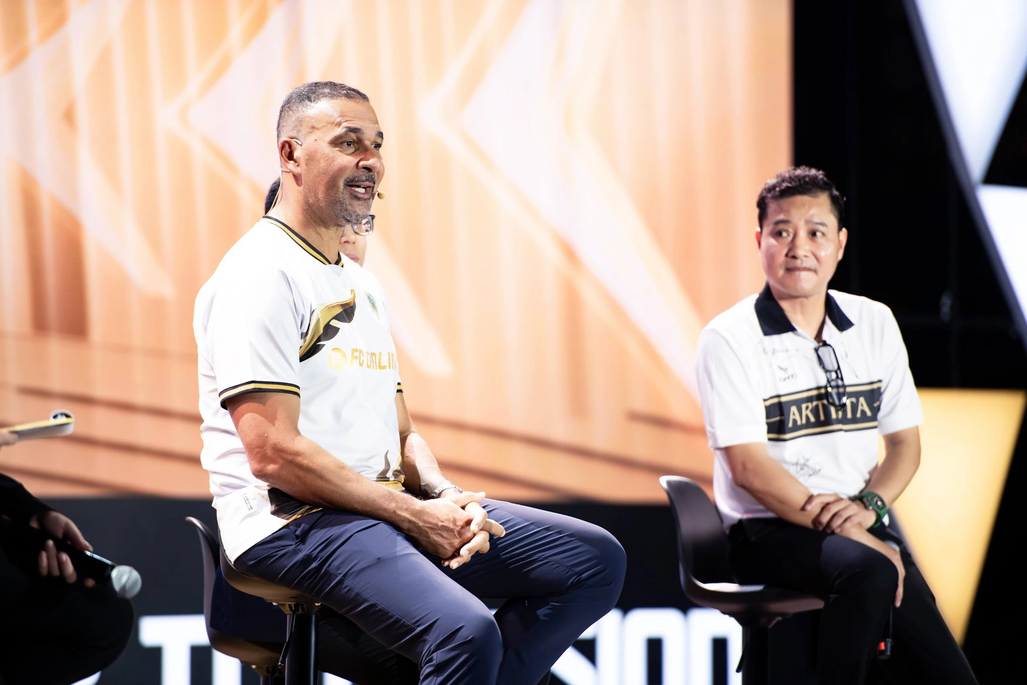 La leyenda Ruud Gullit desea la victoria del equipo de Vietnam en la Copa ASEAN 2024