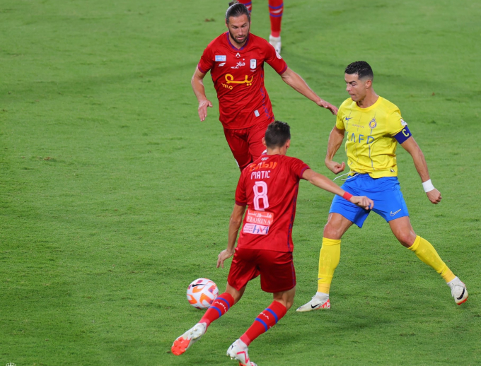 Ronaldo (in yellow shirt) lacked the luck to score against Abba. Photo: Al Nassr