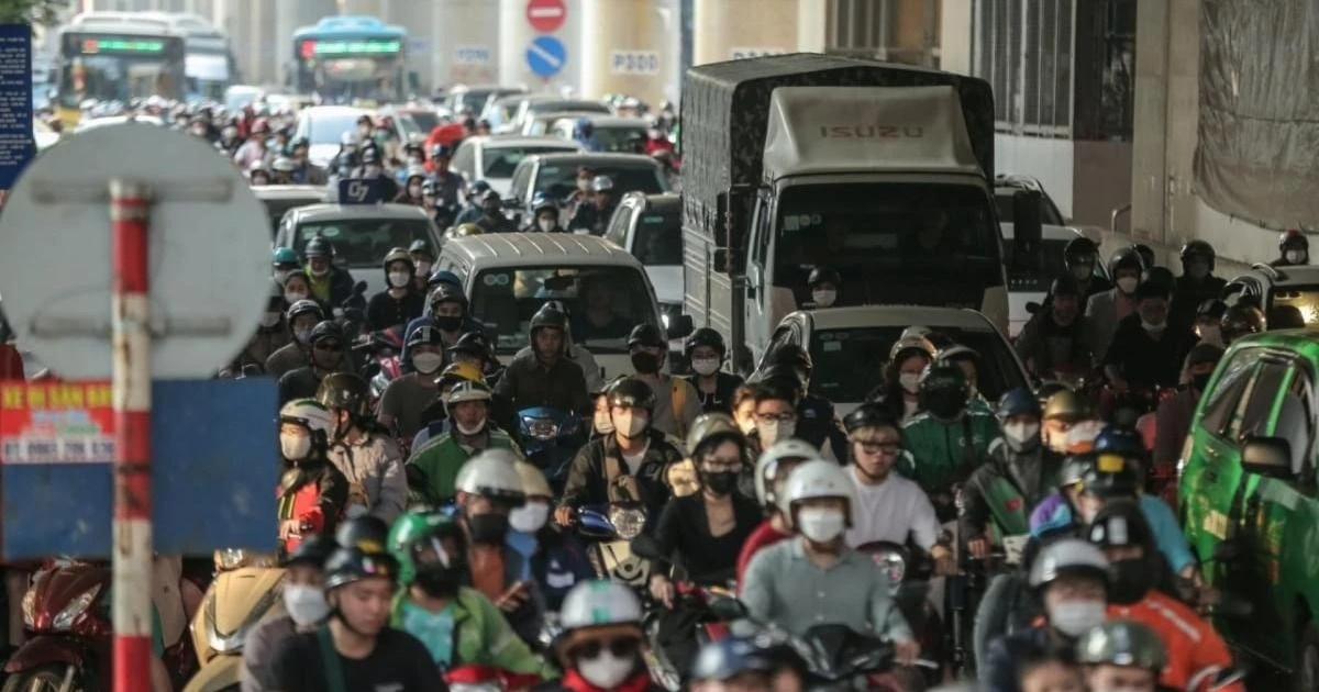 Los trabajadores se preparan para volver a casa para las vacaciones, los sindicatos toman medidas