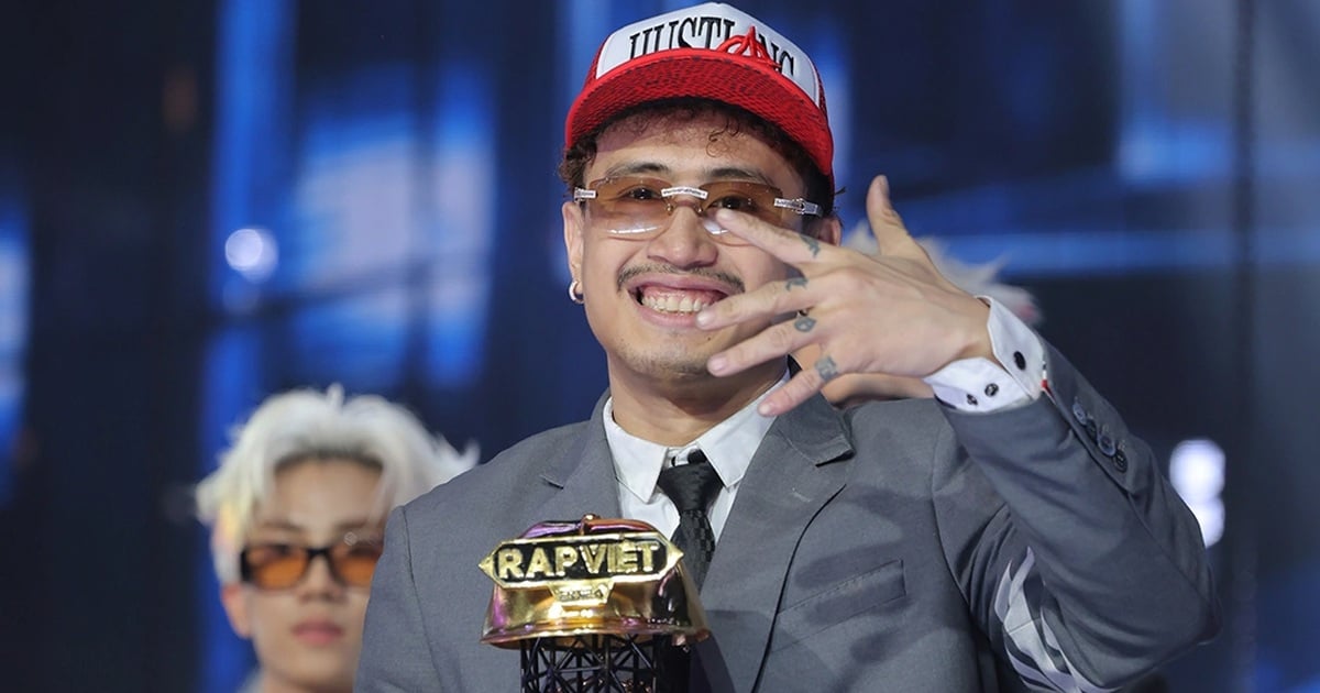 "28-year-old rapper" Hustlang Robber becomes the champion of Rap Viet season 4