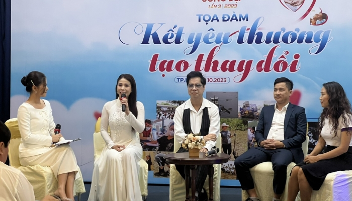 Lan tỏa thông điệp kết nối cộng đồng thông qua Tọa đàm “Kết yêu thương, tạo thay đổi”.