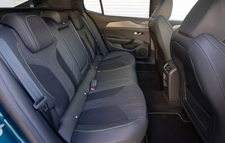 danh gia chi tiet xe peugeot 408 su lua chon dang xem tai viet nam hinh 5