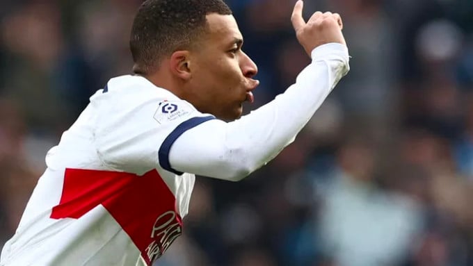 Mbappe mừng bàn mở tỷ số cho PSG. Ảnh: Reuters