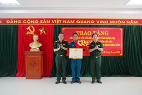 Commendation for Captain Tran Huu Tan for bravely saving a drowning person