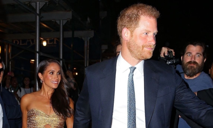 Harry y Meghan salen de un evento en Nueva York, EE. UU., en la noche del 16 de mayo. Foto: Bestimage