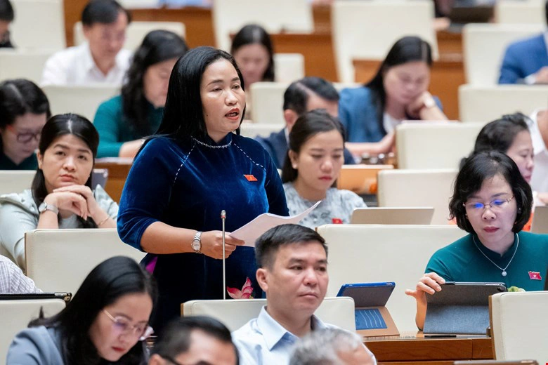 (Live) National Assembly discusses the draft Law on Teachers