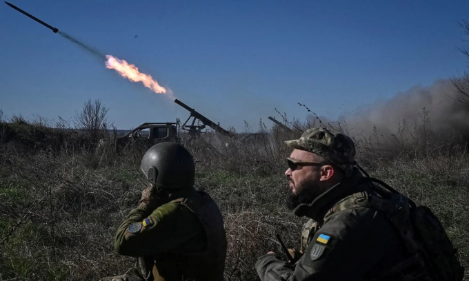 ウクライナ軍は11月7日、ザポリージャのロシア拠点を砲撃した。写真：ロイター
