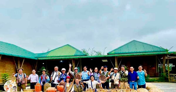 Impressions of the Artistic Photography Festival of the three Hanoi - Hue Photography Associations