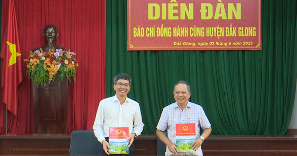 Press and Dak Glong district accompany development