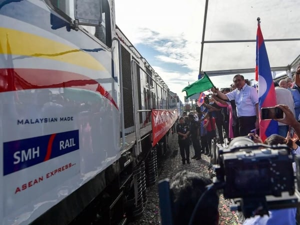 Malaysia launches ASEAN Express cargo train, connecting Southeast Asian and Chinese markets