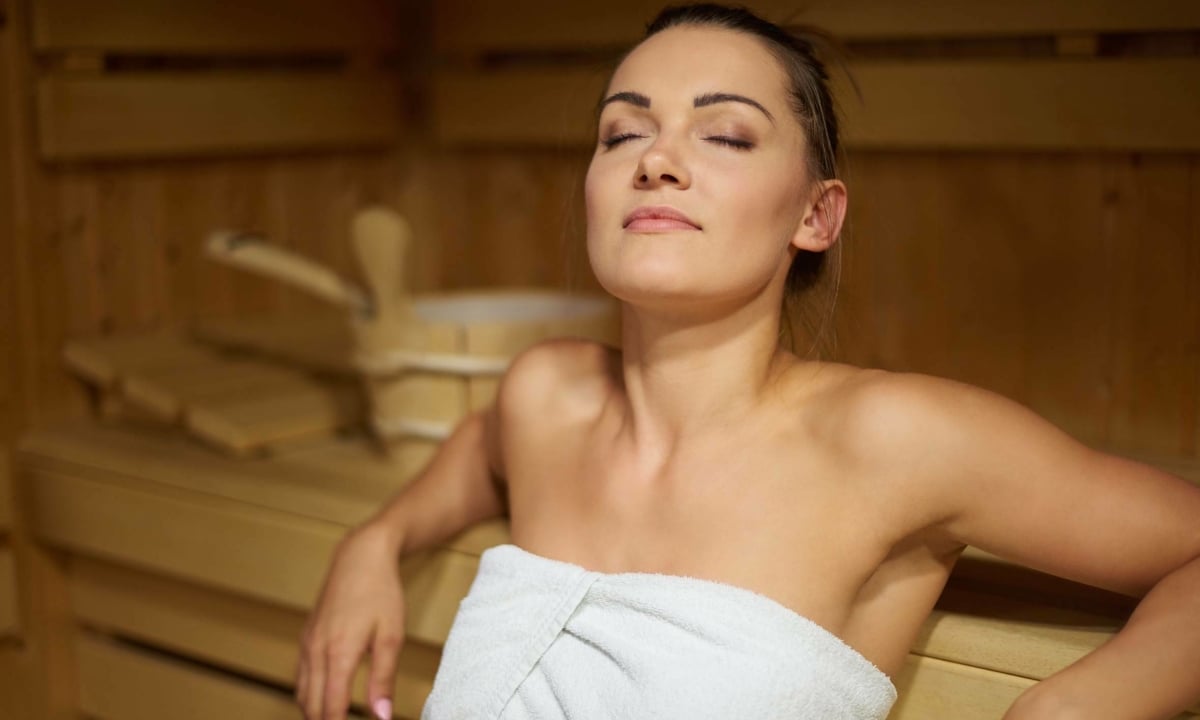 Who should not use sauna?