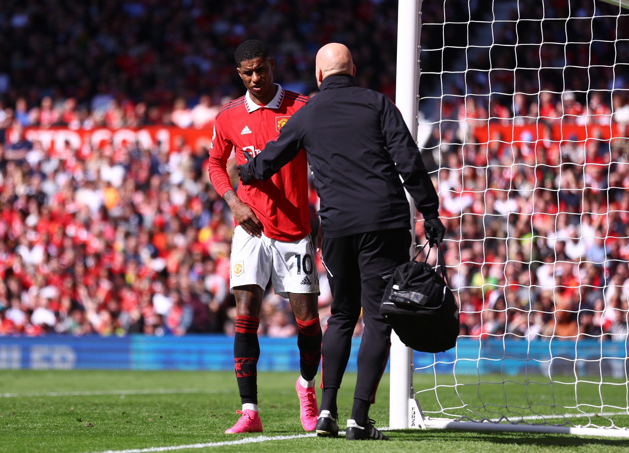 Người nhện Pickford trổ tài, Everton vẫn thua trắng Man United - Ảnh 9.