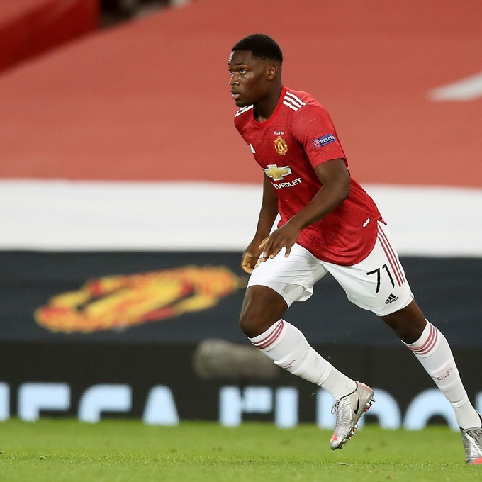 Man Utd mất hai trung vệ trụ cột, HLV Ten Hag vẫn khiến Maguire chạnh lòng - 2