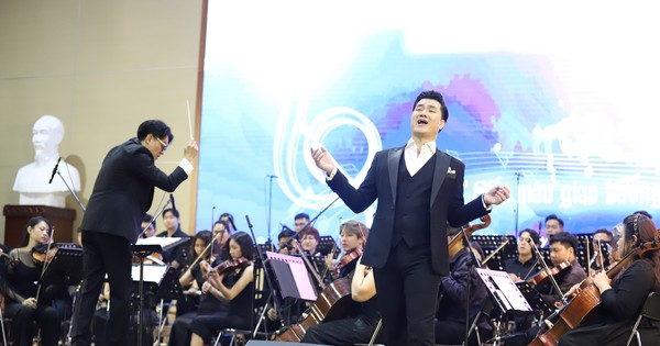 Ho Chi Minh City National University treats students to a series of 'aristocratic' music