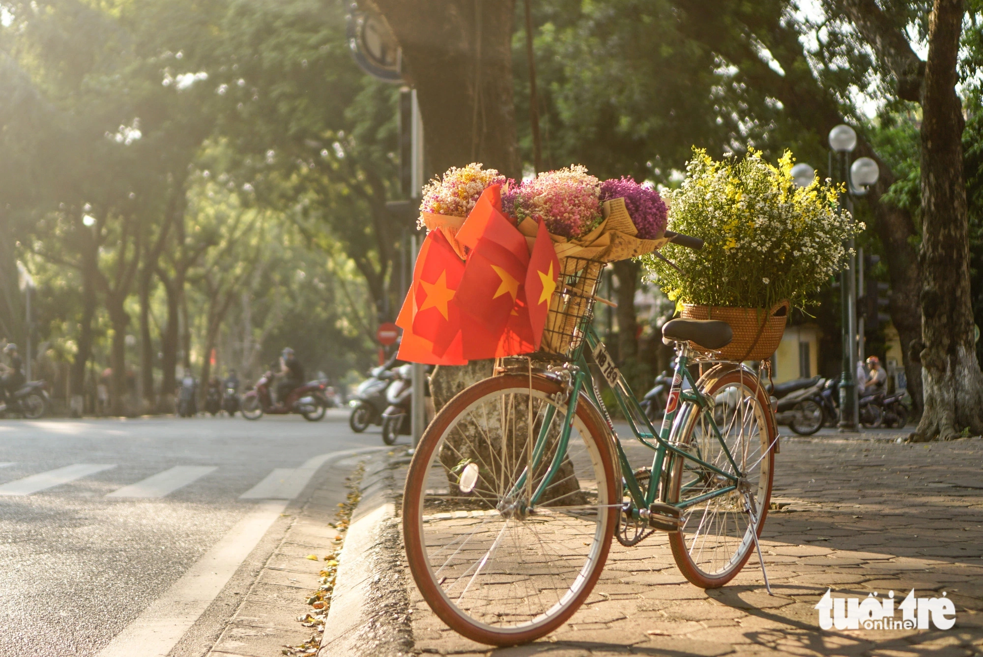 El otoño en Hanoi no durará mucho, vistámonos y salgamos.