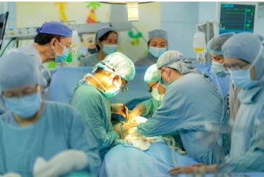 Doctors at Children's Hospital 2 in a liver transplant for a child patient